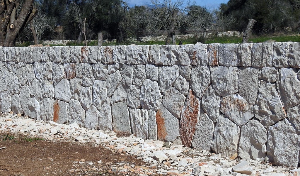 muros de piedra natural