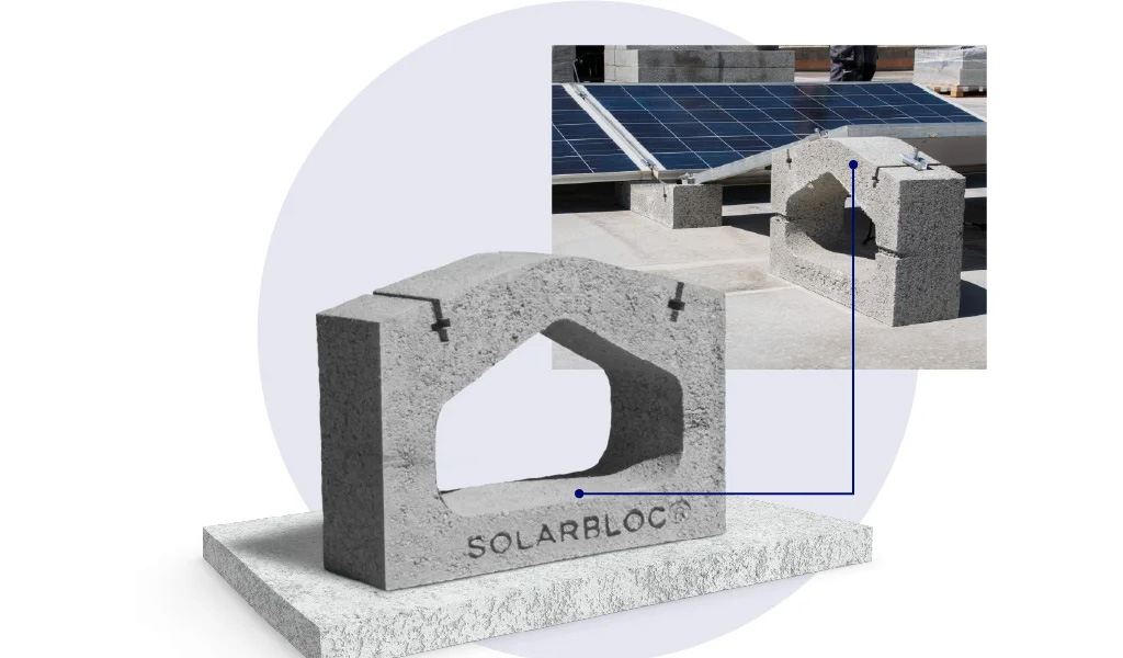 Soportes de hormigón Solarbloc para la instalación de paneles solares en cubiertas y suelos en Mallorca.